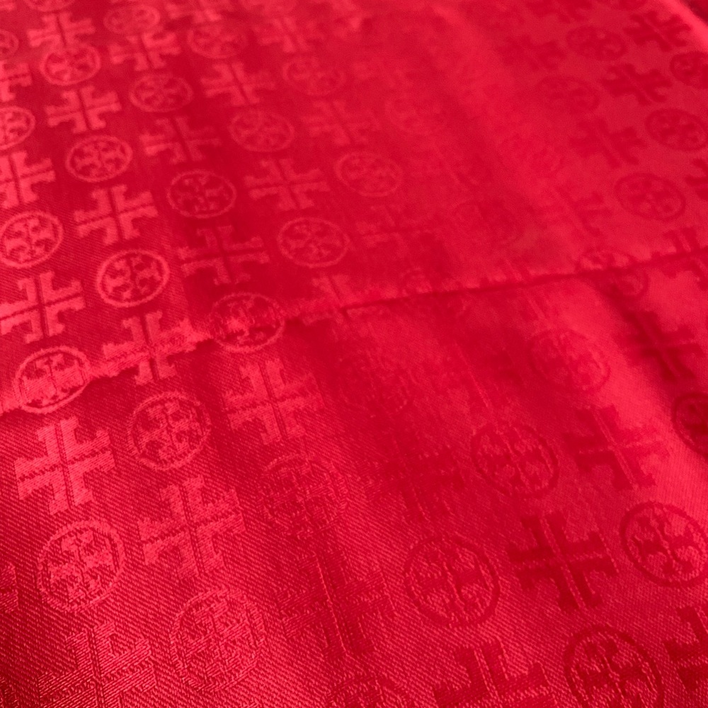 Tory Burch T MONOGRAM JACQUARD TRAVELER SCARF